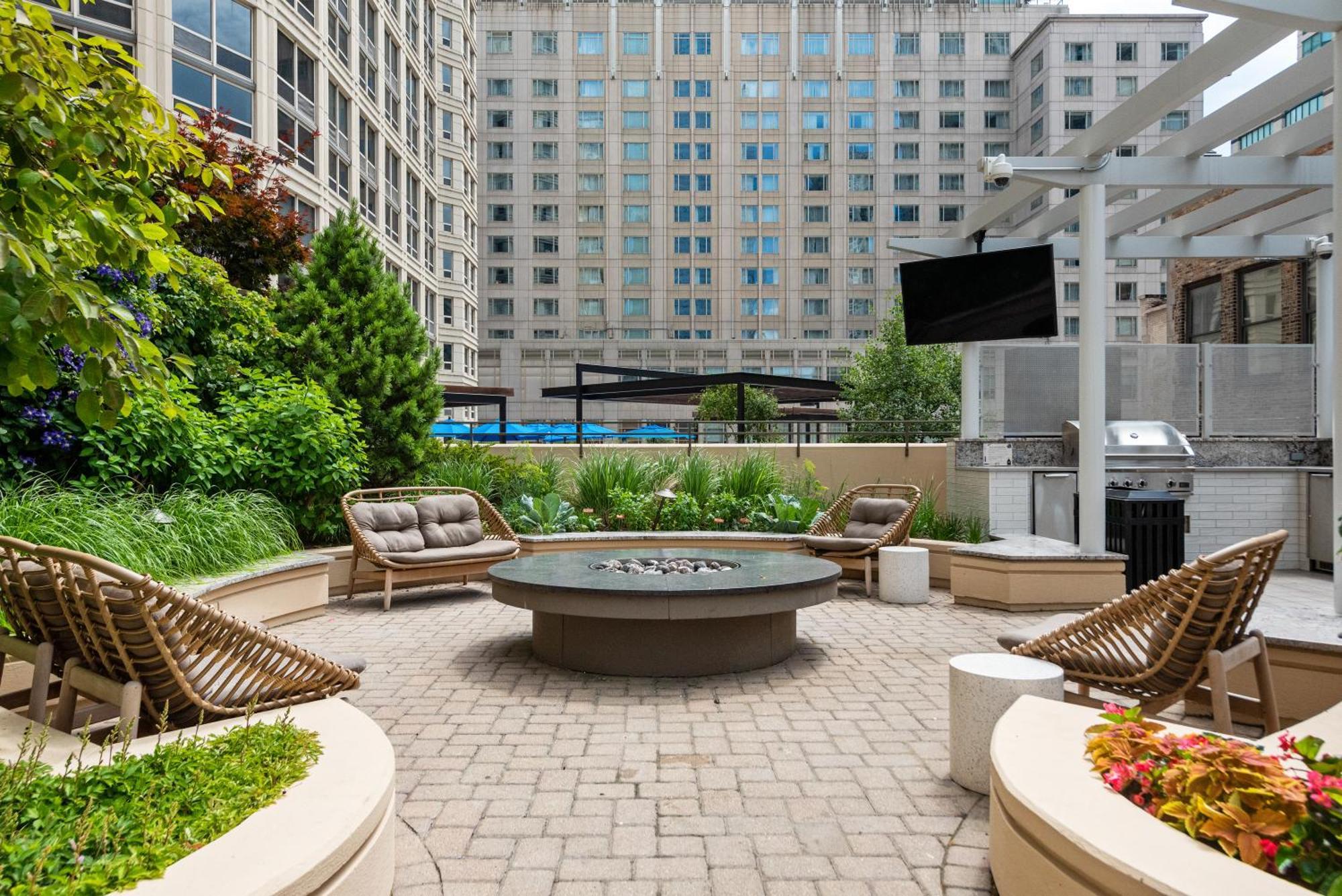שיקגו The Bernardin Gold Coast Luxury Apartments Near Magnificent Mile מראה חיצוני תמונה