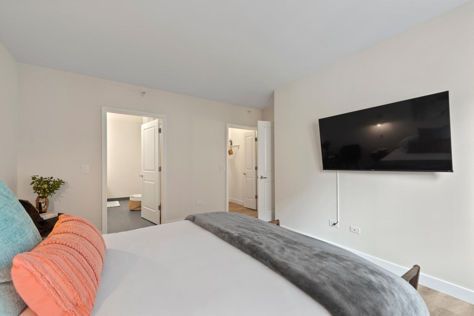 שיקגו The Bernardin Gold Coast Luxury Apartments Near Magnificent Mile מראה חיצוני תמונה